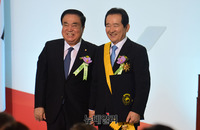 [포토] 국민훈장 무궁화장 수상한 정새균 전 국회의장