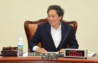 [포토] 정보위 전체회의 참석한 이학재 위원장