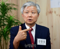 [포토] 미디어연대 토론회 참석한 성창경 KBS공영노조위원장