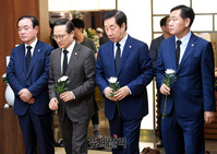 [포토] 노회찬 빈소 찾은 여·야 원내대표