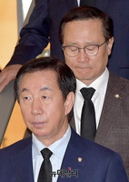 [포토] 노회찬 빈소 찾은 김성태-홍영표