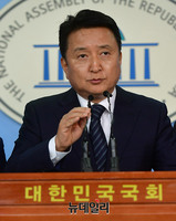 [포토] 이재명-은수미 진상규명 촉구하는 김영환 의원