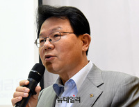[포토] 인사말 하는 김광수 NH농협금융지주 회장