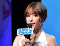 [포토] 인사말 하는 모모노기 카나