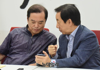 [포토] 대화 나누는 김병준-김성태