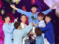 [포토] 비투비 "왕의귀환 이에요"