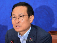 [포토] 모두발언 하는 홍영표 더불어민주당 원내대표