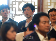 [포토] 한중일 의원친선바둑교류 참석한 '손근기-이창호-유창혁' 프로기사