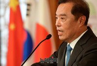 [포토] 축사하는 김병준 한국당 비대위원장