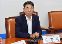 [포토] BMW화재 관련 간담회 참석한 김정렬 국토부 2차관