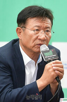 [포토] 울주세계산악영화제 간담회서 인사말하는 이선호 울주군수