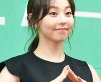 [포토] 안소희, 손으로 만든 산