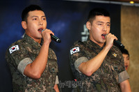 [포토] '신흥무관학교' 장면 시연하는 지창욱-강하늘