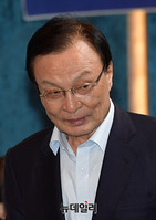 [포토] 토론회 입장하는 이해찬 당대표 후보