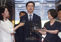 [포토] 영장실질심사 출석한 김경수 경남지사