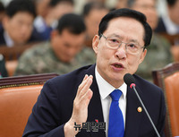 [포토] 발언하는 송영무 국방부 장관