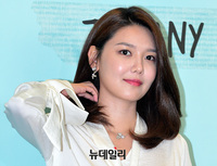 [포토] 머리 넘기는 수영