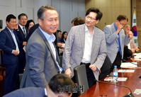 [포토] 공화주의 토론회 참석한 강규형 교수