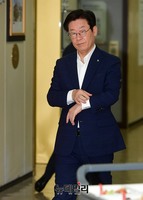 [포토] 시도지사협의회 참석하는 이재명 경기지사