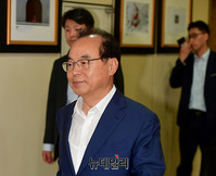 [포토] 입장하는 오거돈 부산시장