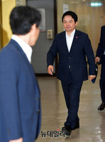 [포토] 입장하는 원희룡 제주지사