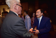 [포토] 악수나누는 주먹계 대부 조창조-용팔이 김용남