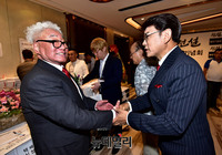 [포토] 악수나누는 조창조-설운도