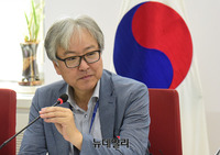 [포토] 회의 주재하는 홍성걸 국민대 교수