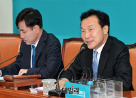 [포토] 첫 최고위원회의서 발언하는 손학규 대표