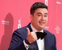 [포토] 시상식 찾은 샘해밍턴 "오늘 기분 최고"