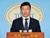 [포토] 윤영석 "北 비핵화 진정성 구체적 의지표명 없다" 