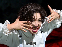 [포토] 비극적 운명의 서사 뮤지컬 '웃는 남자'