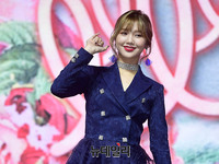 [포토] 포토타임 갖는 오마이걸 미미