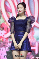 [포토] 포토타임 갖는 오마이걸 아린