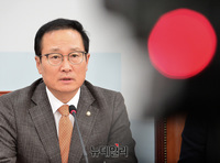 [포토] 홍영표 "야당의 청와대 제안 거부, 정략적 반대일 뿐"