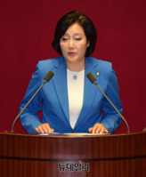 [포토] 대정부 질문하는 박영선 민주당 의원