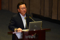 [포토] 질문에 답하는 김부겸 장관