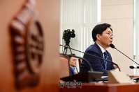 [포토] 질문에 답하는 성윤모 산업통상자원부 장관 후보자