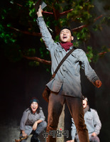 [포토] 뮤지컬 무대 오른 배우 지창욱