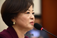 [포토] 답변하는 진선미 여성가족부 장관 후보자