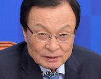 [포토] 이해찬 "심재철 위법행위, 자료 반납하고 사과해야"
