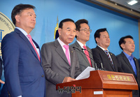 [포토] 기자회견 갖는 자유한국당 국토교통위원