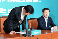 [포토] 취임 한 달 맞은 손학규 대표