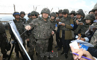 [포토] 지뢰제거 작전 브리핑하는 지휘관