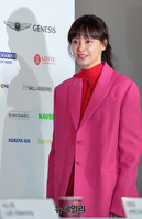 [포토] 기자회견 입장하는 이나영