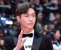 [부산국제영화제] 배우로 레드카펫 들어서는 엑소 레이