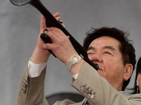 [영상] 전국투어 앞두고 트럼펫 연주 선보이는 심형래