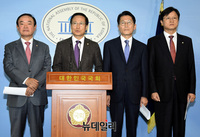 [포토] 판문점선언 비준동의 촉구하는 홍영표-장병완-윤소하