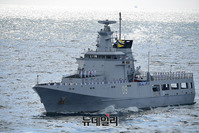 [포토] 해상사열하는 브루나이 다룻타콰함