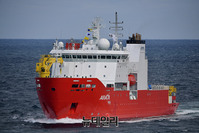 [포토] 해상사열 참가한 쇄빙선 아라온호